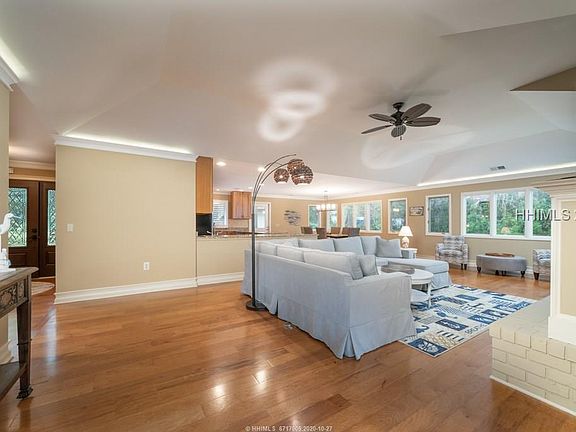5th image of 99 Headlands Dr