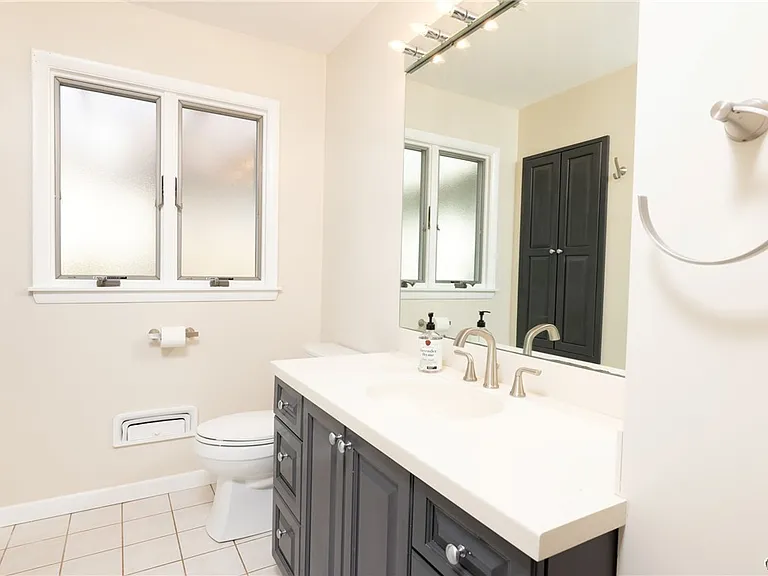 35 Lakeview Cir — Photo 10