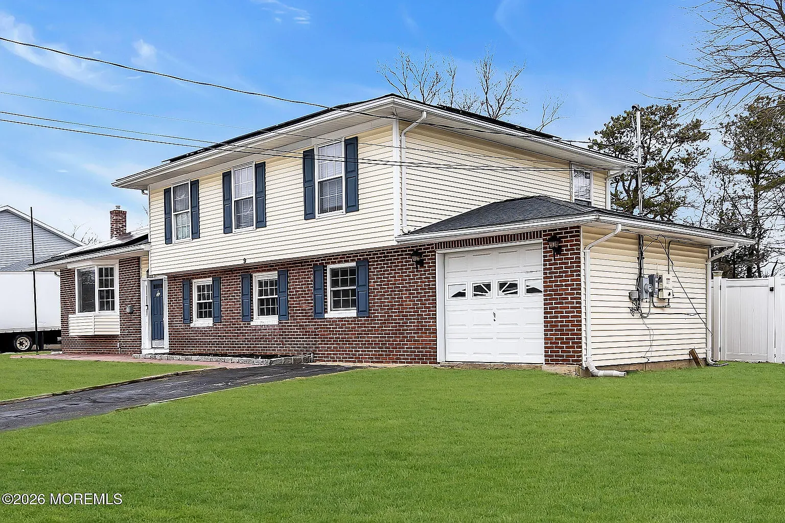 3 bed, 2176 sqft, $3,850 — Photo 1