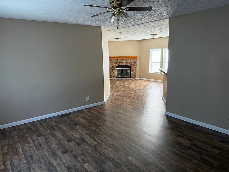764 Medley Dr — Photo 3
