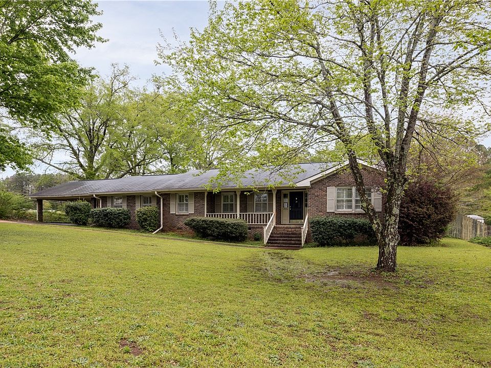 1906 N 3rd Ct, AL 36863 MLS 96090 Zillow
