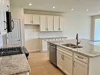 5th image of 2219 Ryegrass Ln #2219