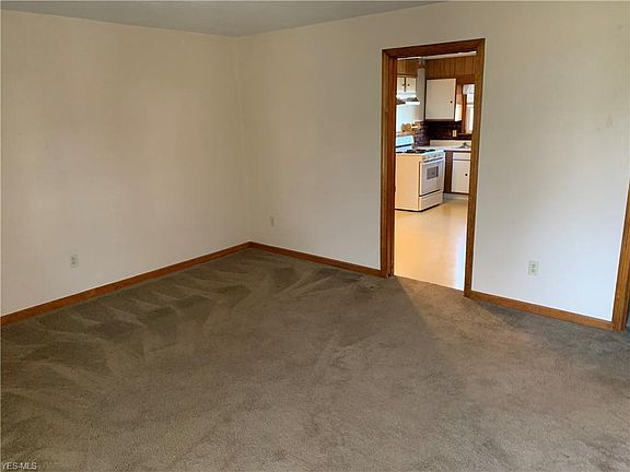 2nd image of 1612 Maple Dr