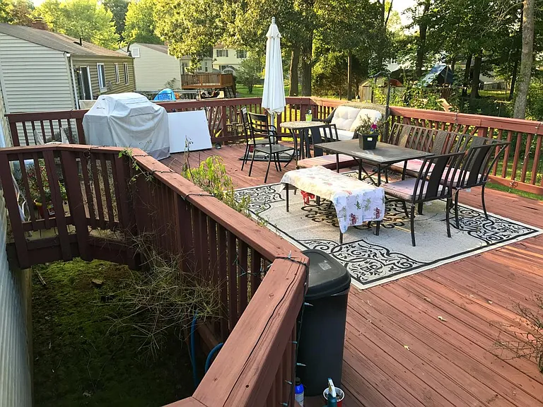 Huge Deck
