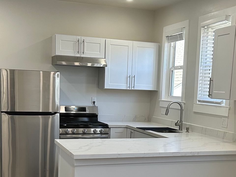 1st image of 4081 Walnut Blvd #B