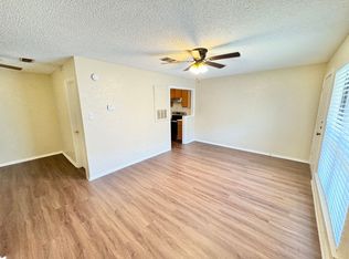 918 W Chestnut St APT 100, Denton, TX 76201