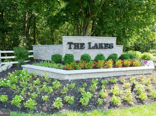20 Kettlebrook Dr, Mount Laurel, NJ 08054
