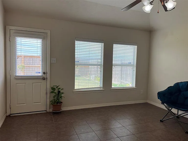 4431 Careybrook Ln — Photo 9