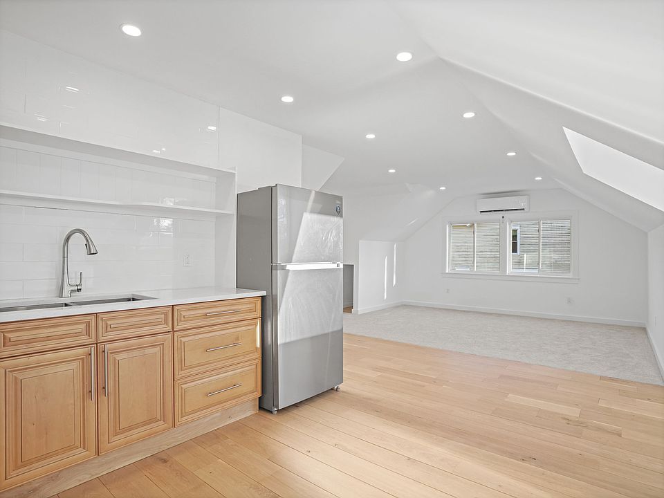 1st image of 54 Richmondville Ave #1
