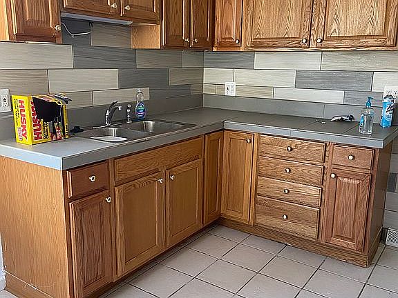 5th image of 1085 Northwood Dr