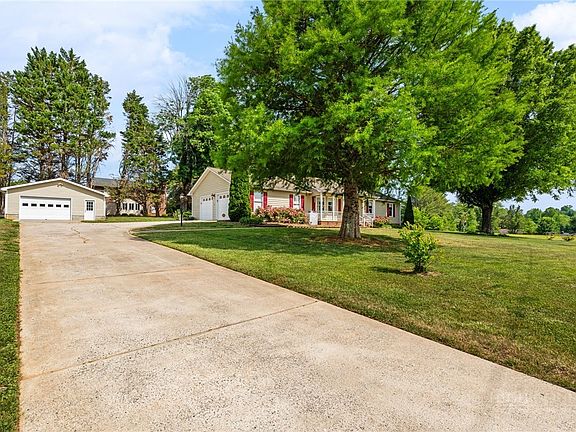 3rd image of 1137 Hibriten Drive