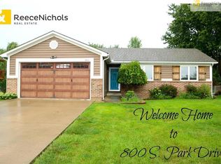 800 S Park Dr, Raymore, MO 64083