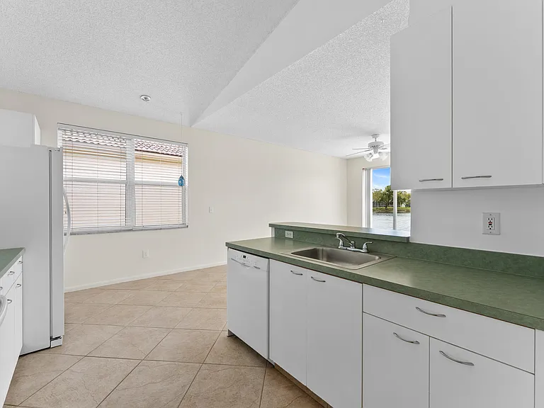 15350 NW 6th Ct — Photo 8