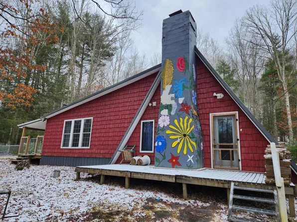 255 Ash St, Green Bank, WV 24944