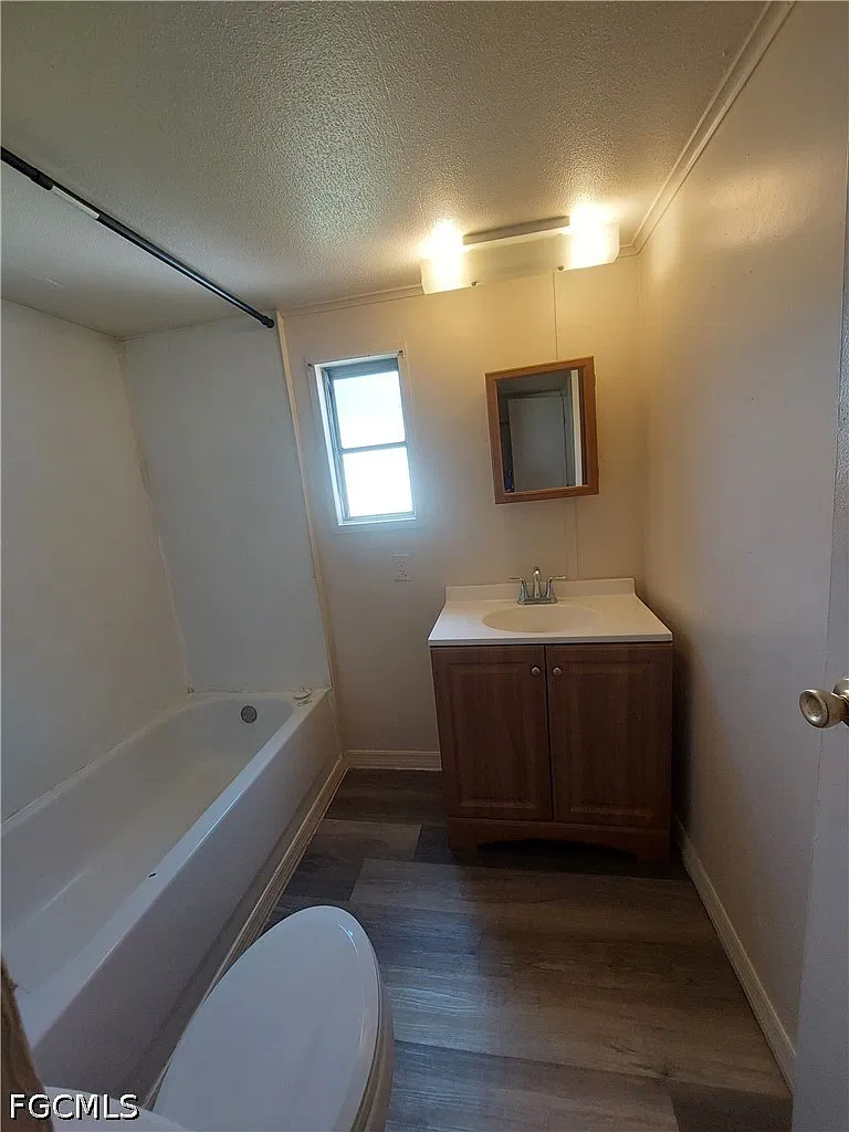 2 bed, 1.0 bath, 800 sqft, $795 — Photo 3