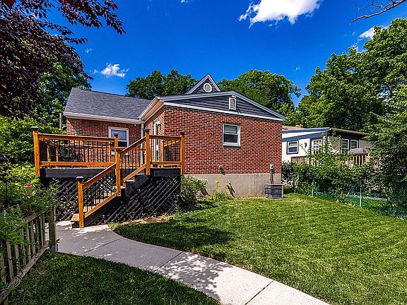 5th image of 333 Waverly Ave