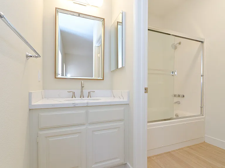 1230 Wellesley Ave #205 — Photo 12