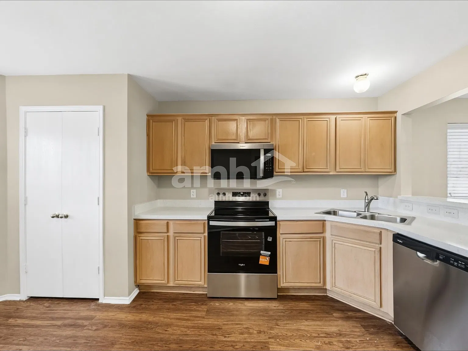 3 bed, 2.0 bath, 1479 sqft, $1,750 — Photo 4