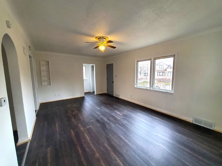 306 Charles St — Photo 3