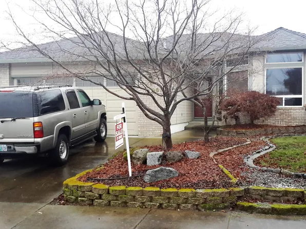 1106 Hampton Dr, Central Pt, OR 97502