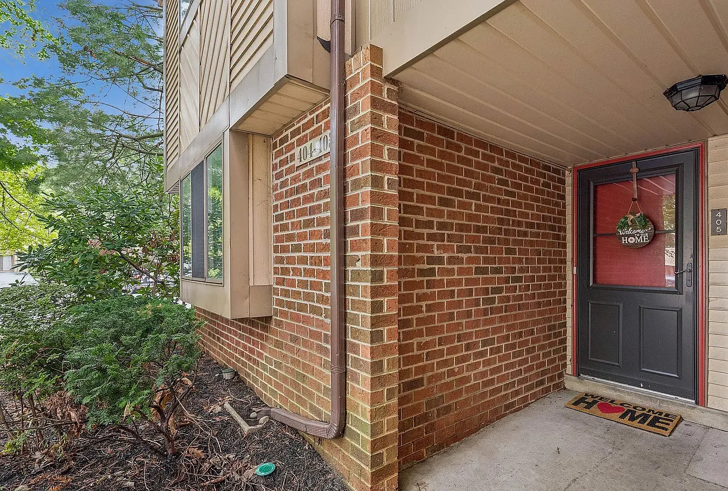 2 bed, 1177 sqft, $2,325 — Photo 2
