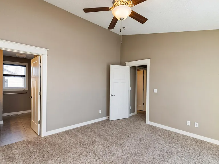 4404 NE Crestmoor Ln — Photo 12