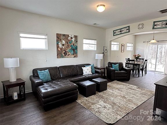 3rd image of 234 Village Creek Way