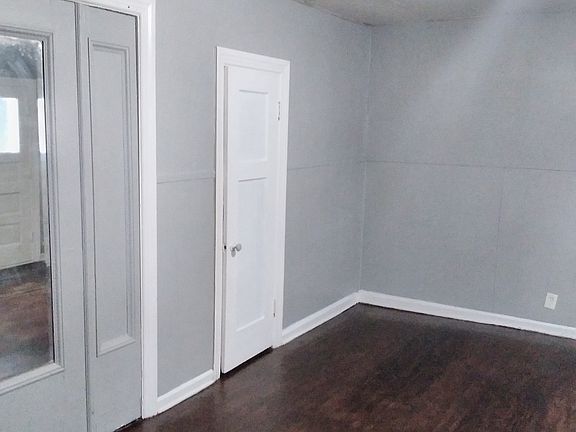 4th image of 416 W Jackson St APT 9