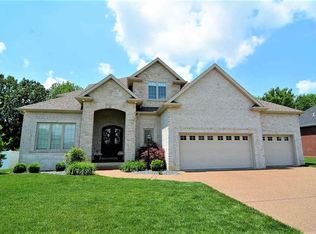 8310 Pelican Pointe Dr, Evansville, IN 47725