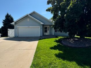 5903 S 160th St, Omaha, NE 68135