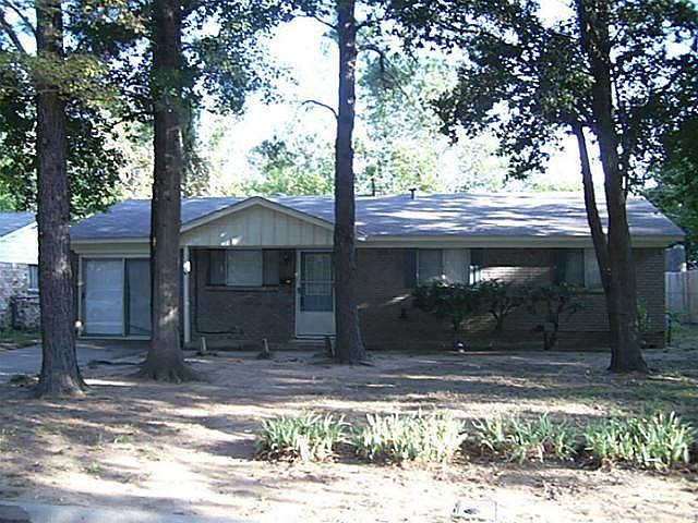 1st image of 2215 Pontiac Dr