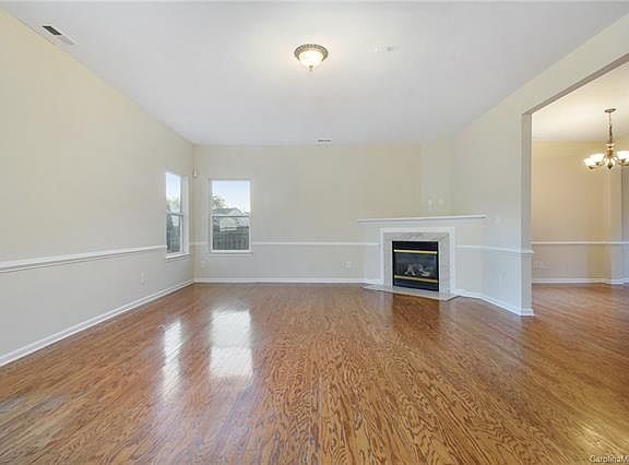 4th image of 128 Zolder Ln