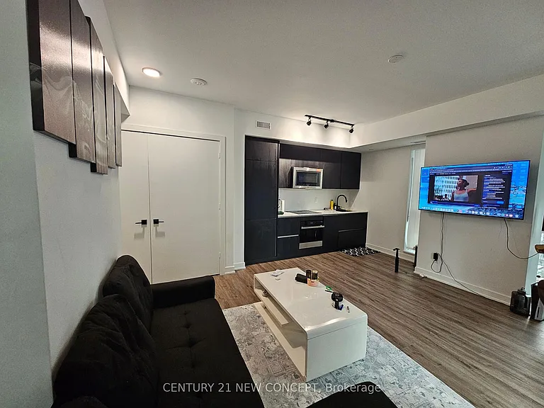 327 King St W #1502 — Photo 10