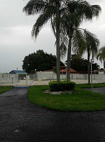 1st image of 16531 Country Club Cres