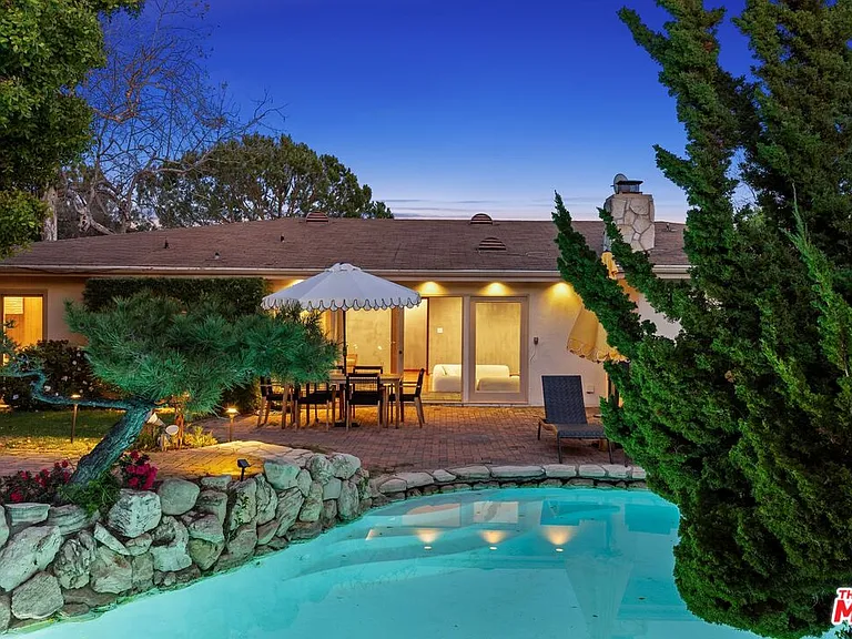1133 Somera Rd — Photo 36