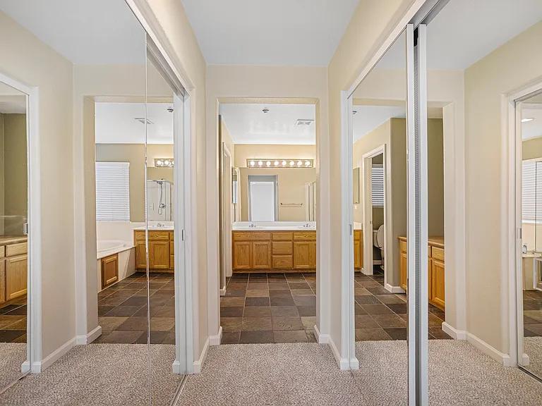 729 Copperfield Ct — Photo 37