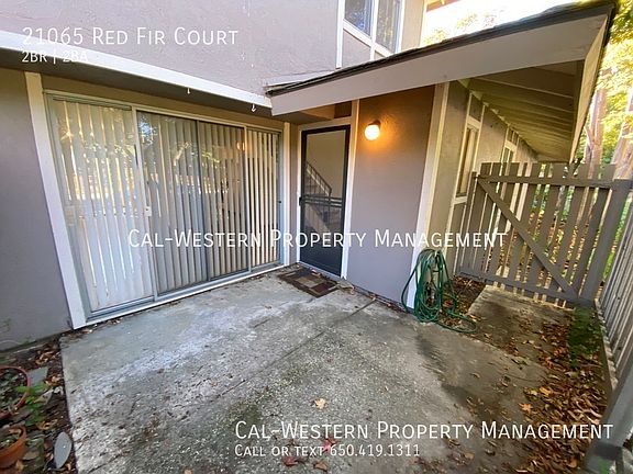 4th image of 21065 Red Fir Ct