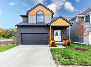 27518 Maryjane Ln, Chesterfield, MI 48047