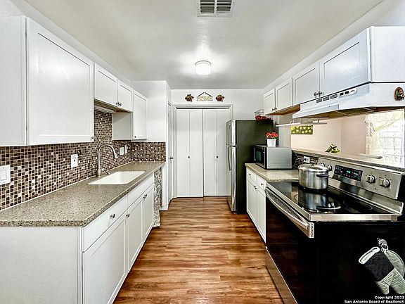 5th image of 13739 EARLYWOOD ST