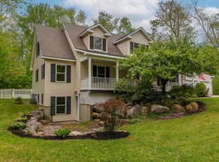 308 Mending Walls Rd, Manchester Center, VT 05255