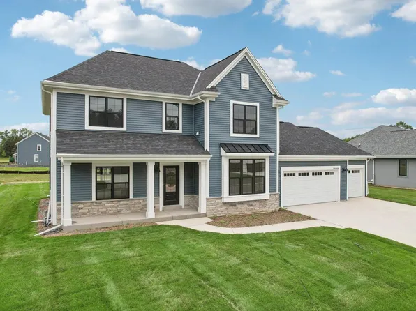 W251N2328 Valleyview CIRCLE, Pewaukee, WI 53072