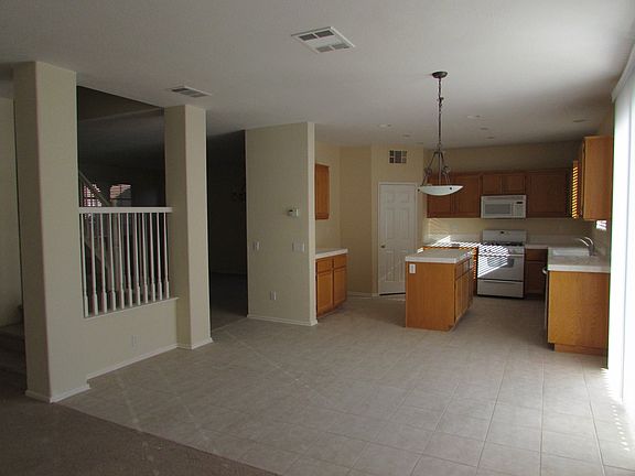 2nd image of 33567 Mint Ave