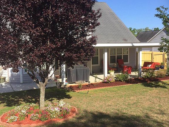 5th image of 413 The Gables Dr