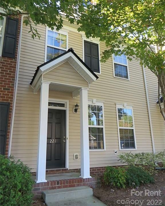 1st image of 221 Township Dr