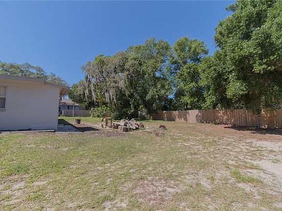 3rd image of 806 Virginia Ave