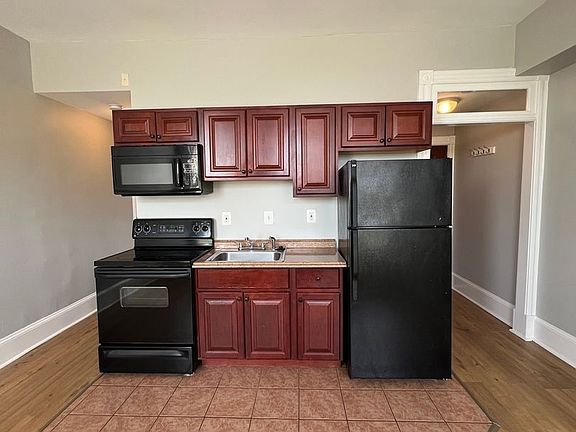 3rd image of 30 E 25th St APT 2F