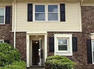 421 Kirkcaldy Ct, Fayetteville, NC 28314