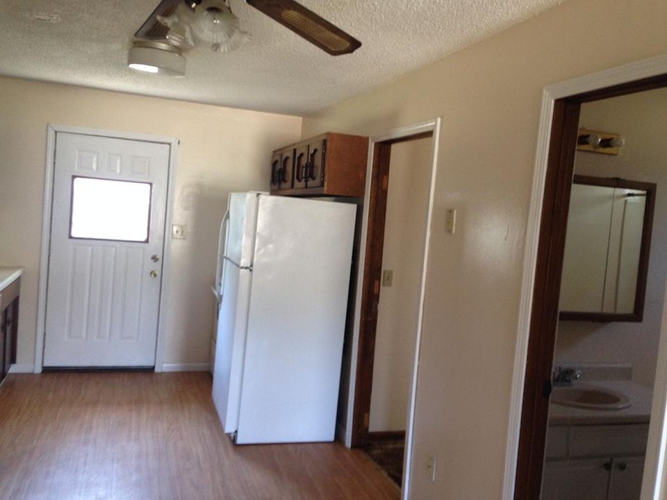 2nd image of 104 10th St #13