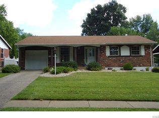 1575 Oliveto Ln, Hazelwood, MO 63042