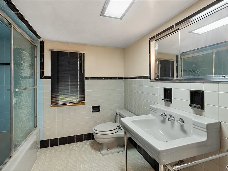 444 Buckingham Ave — Photo 19
